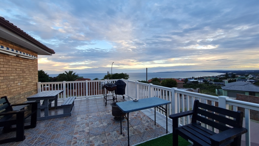 4 Bedroom Property for Sale in Dana Bay Western Cape